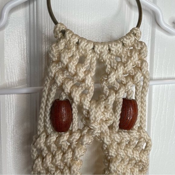 Vintage 60s/70s MCM Macrame Owl Wall Hanging in Cream - Picture 3 of 4